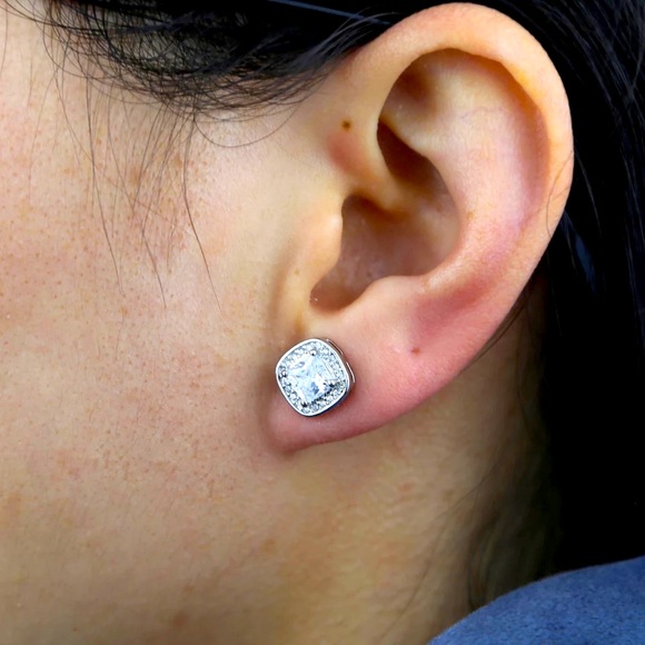 New Silver Square Zirconia earrings - Picture 2 of 2